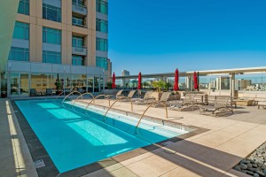 Metropolitan_Downtown-San-Diego-Condos_East Village_2018_Pool-Firepits (10) 